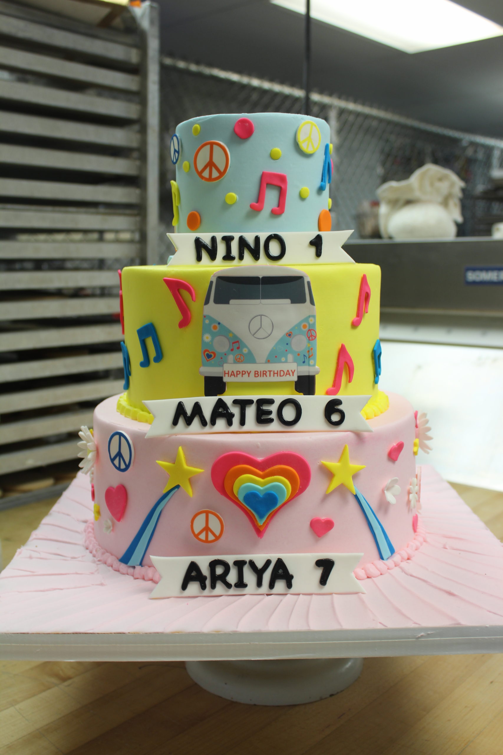 BDC-0013 peace love birthday cake