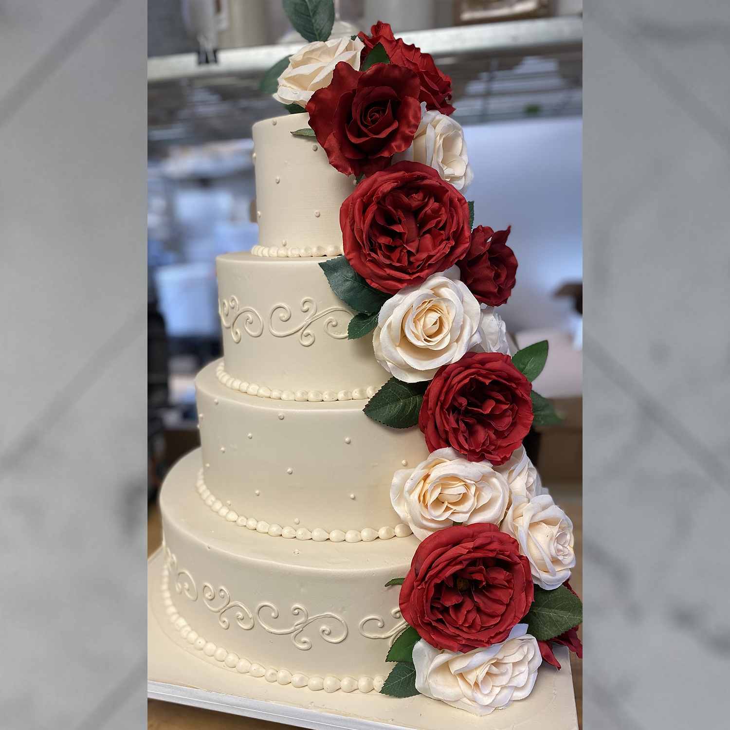 Red & White Roses Wedding Cake